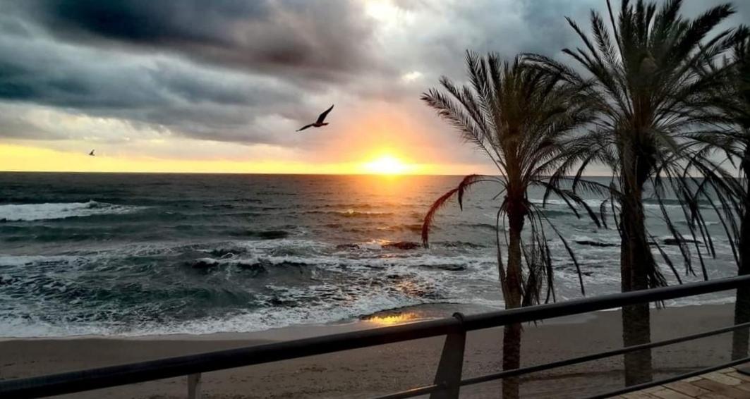 El Estudio De La Playa Benalbeach Vistas Al Mar Benalmádena Eksteriør bilde