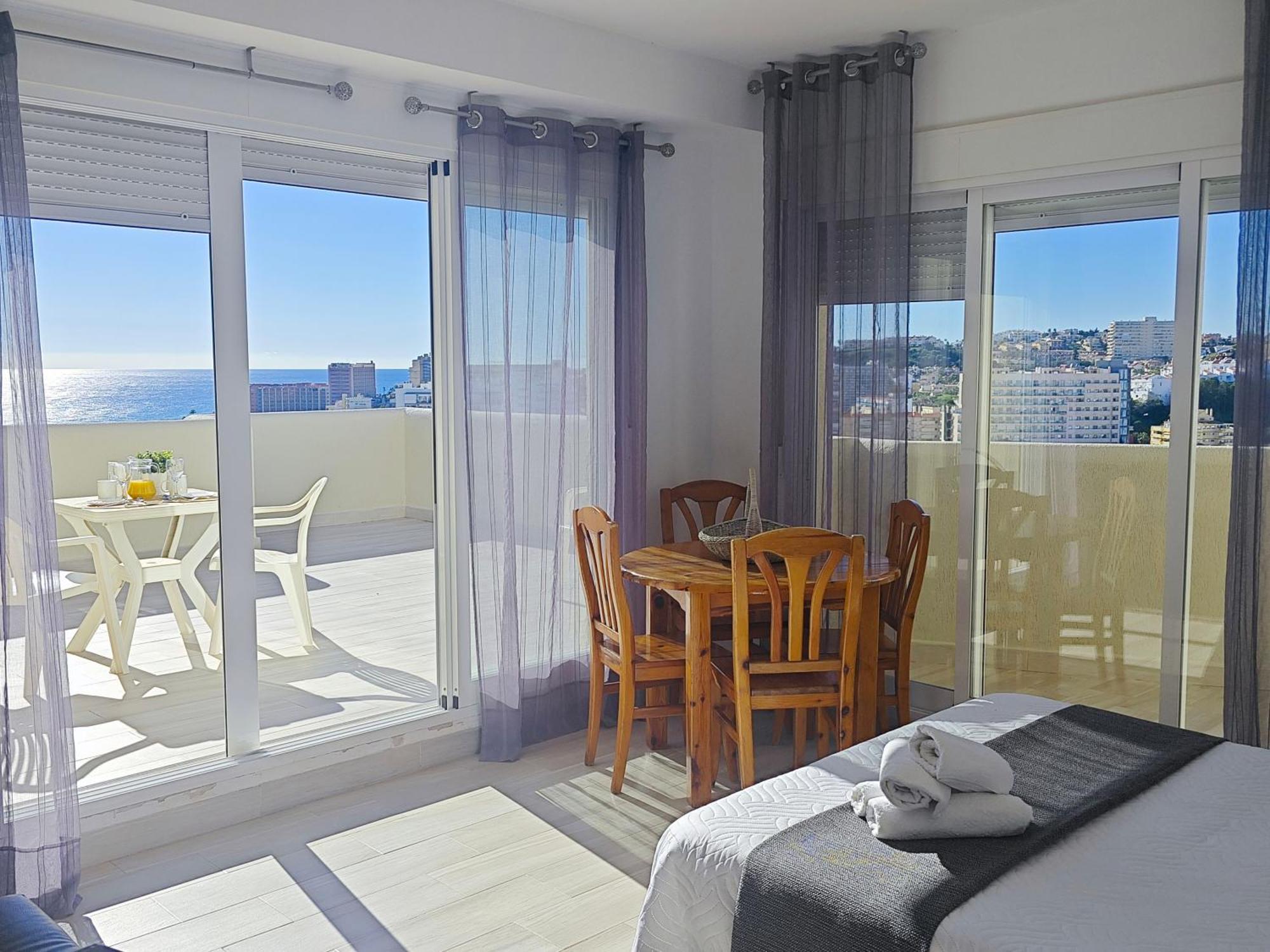 El Estudio De La Playa Benalbeach Vistas Al Mar Benalmádena Eksteriør bilde