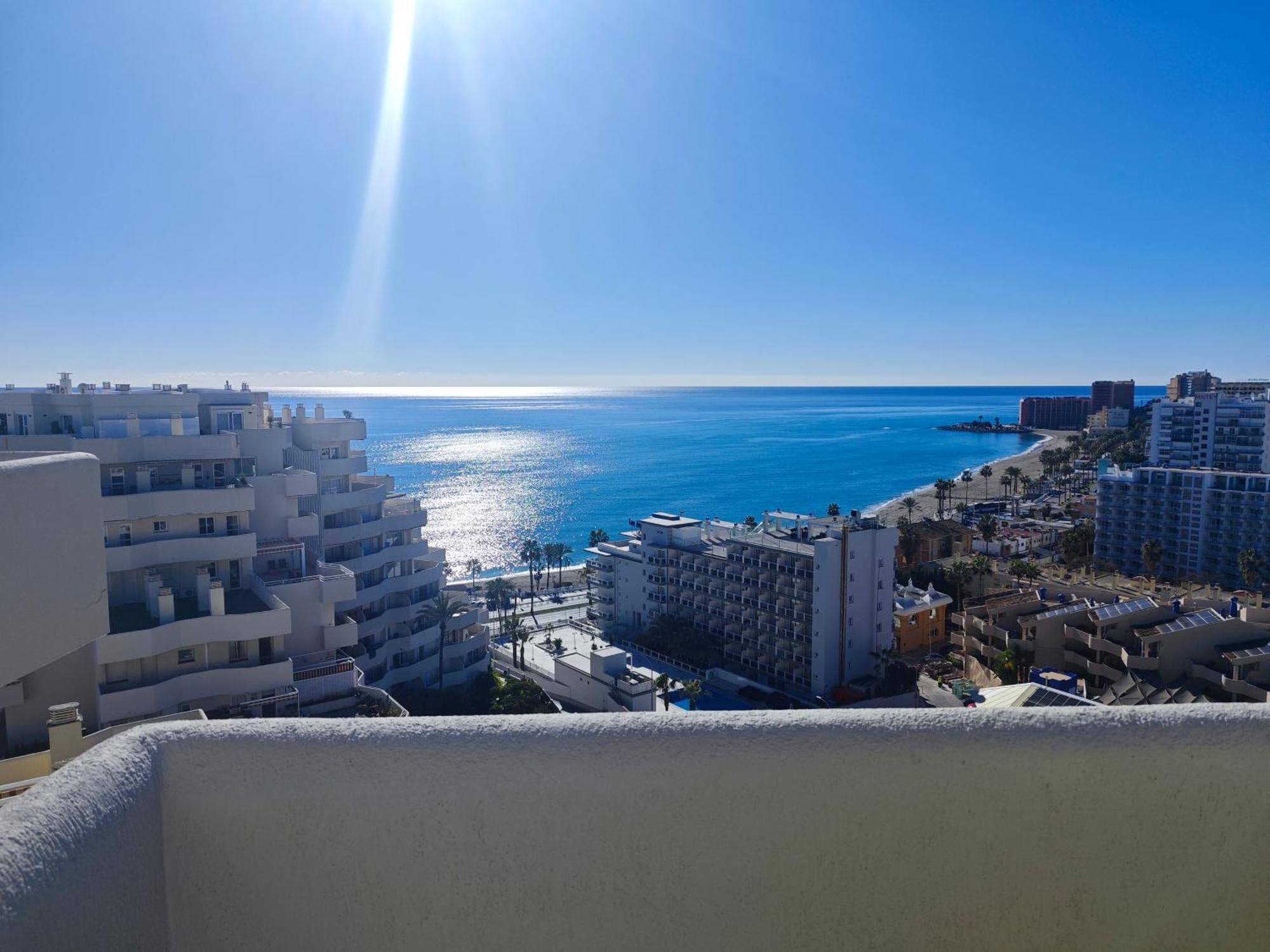 El Estudio De La Playa Benalbeach Vistas Al Mar Benalmádena Eksteriør bilde